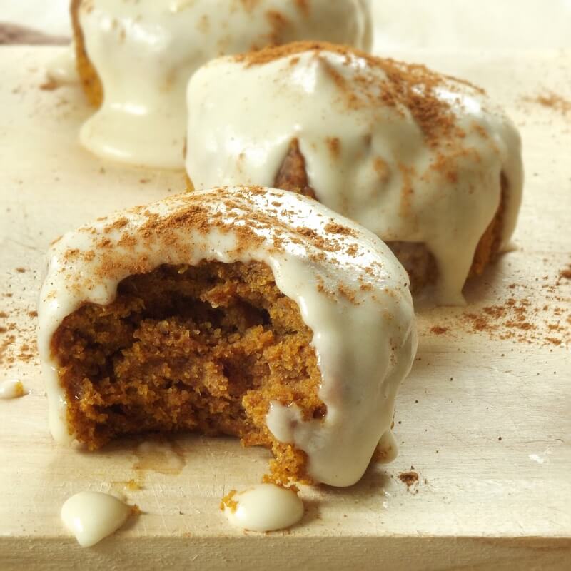 vegan-pumpkin-muffin-featured